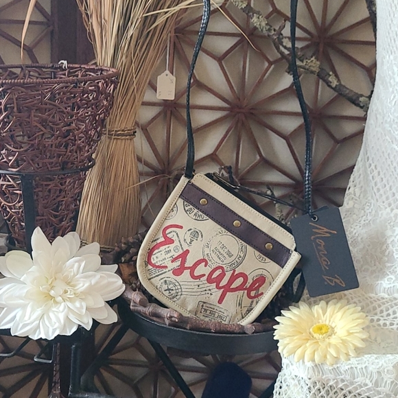 NEW NWT MONA B. ESCAPE ZIP  BAG - Picture 4 of 16